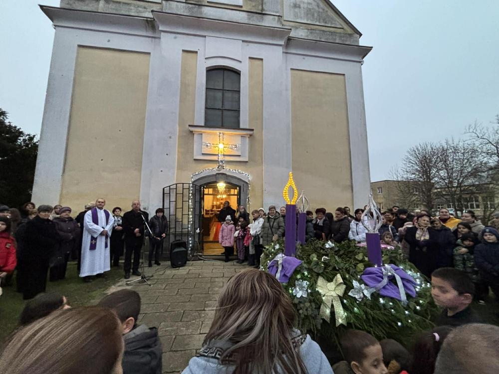 Advent 2025 11 30 3 Advent 2025 11 30 3